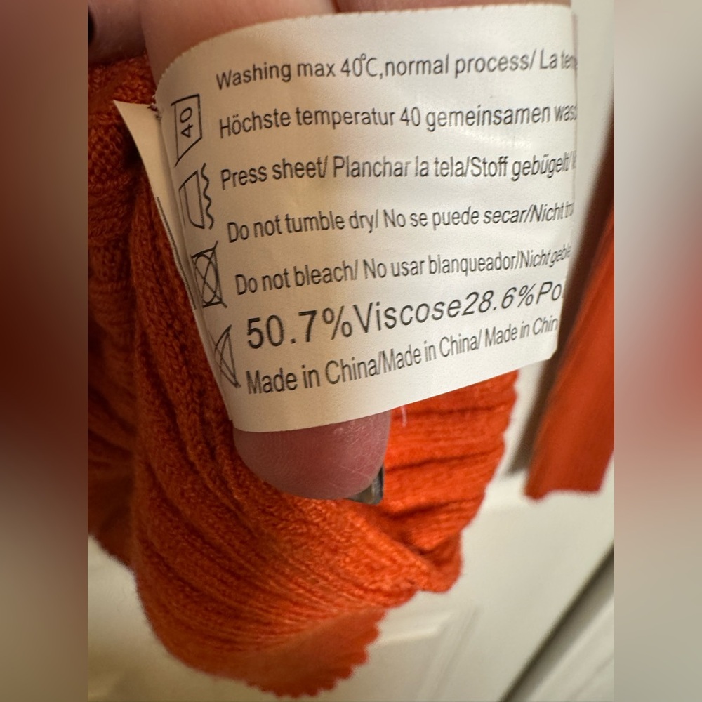 Elegant Rust Ribbed Knit Blouse - Picture 4 of 9